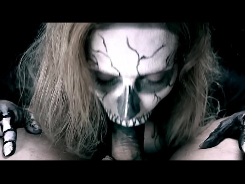 ❤️ Demonska djevojka siše kurac svojim crnim ustima i guta spermu. ️ Jebeni video na bs.mrpornogratis.ru ❌️❤